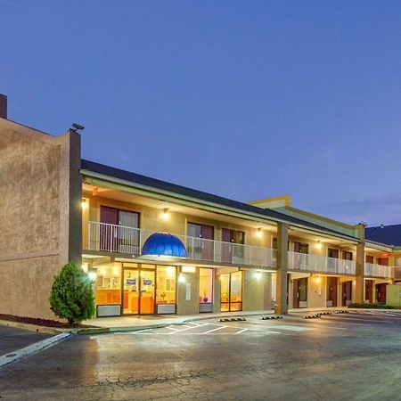 Rodeway Inn Норкросс Экстерьер фото