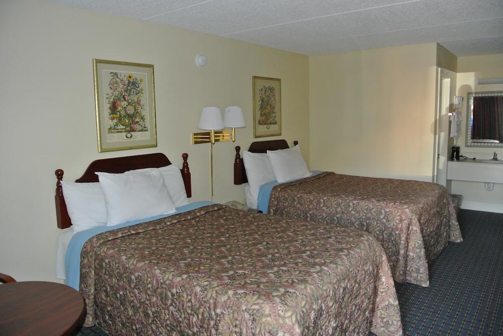 Rodeway Inn Норкросс Номер фото